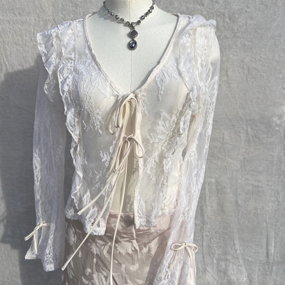 Wild Fable Lace Tie Front Sheer Bell Sleeve Blouse Top Womens‎ M Fairy ethereal